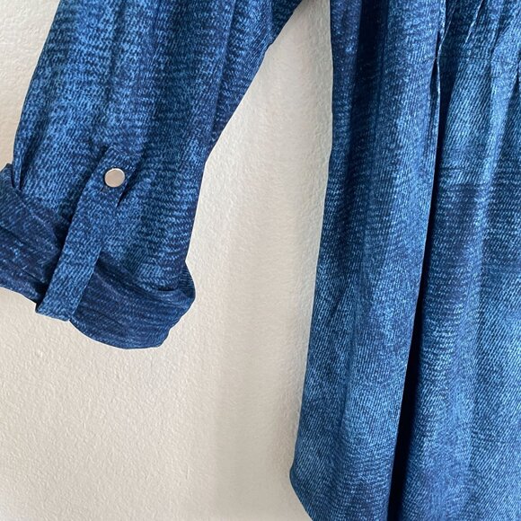 Cocomo Woman Plus 1X Blue Pleated Tunic Top Stretch Button Front Roll Tab Sleeve - Picture 8 of 9